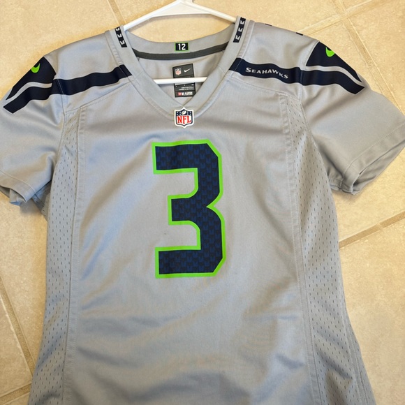 NFL Tops - Seahawks Russell Wilson jersey
